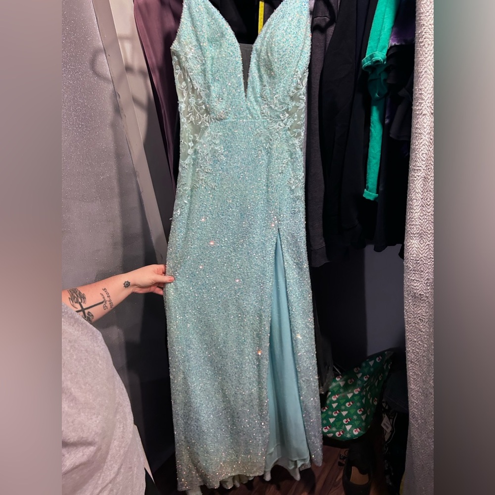 Prom dress: size 2-4